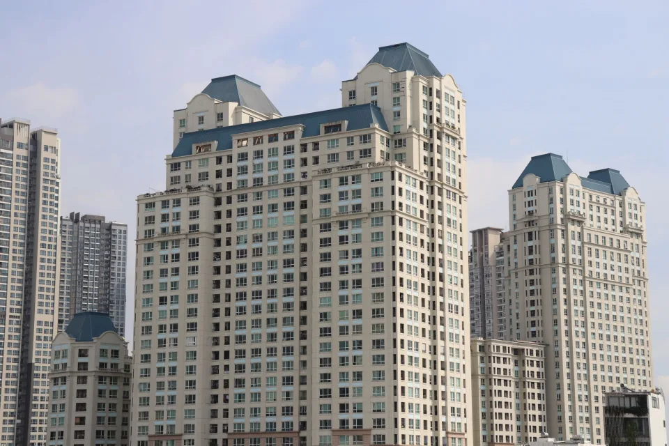 Bàn tư vấn khách xem nhà